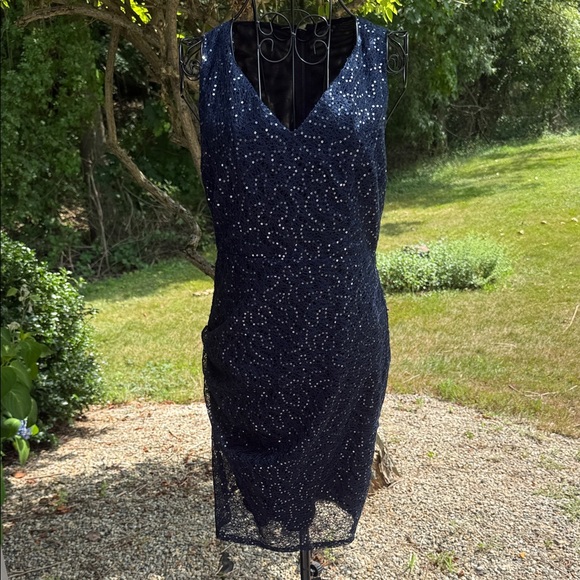 Alice + Olivia Dresses & Skirts - Alice + and Olivia Navy sequin RUCHED side cocktail dress